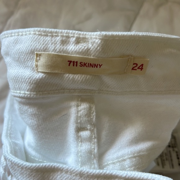 Levi’s Skinny Jeans - Picture 2 of 3